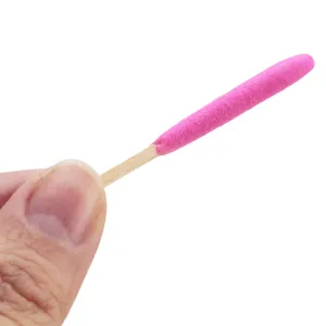 Gedetailleerd overzicht van winddichte survival lucifers, essentiële noodaansteker voor buiten.