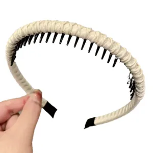 Comfortable anti-slip toothed braided headband for women daily face washing hair styling.