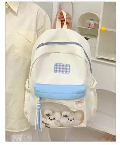 Sommerlicher frischer farbblockierter Schülerrucksack mit transparenter Tasche und Plüschtier.