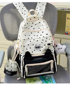 Niedlicher Studenten-Ita-Bag-Rucksack mit Katzenohr-Sichtfenster und passender Tasche.