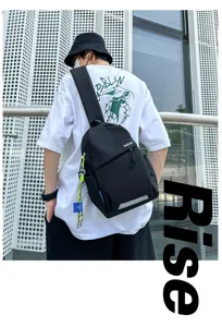 Sac de poitrine noir léger pour homme, ideal pour le cyclisme en plein air et les loisirs.