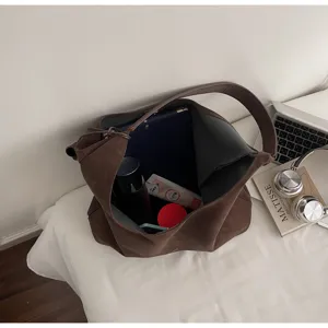 Brown vintage hobo shoulder bag large capacity slouchy tote bag for women chic autumn style