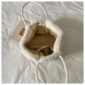 Borsa a tracolla in morbido peluche da donna, grande capacità per uso quotidiano.