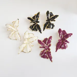 Exaggerated artistic flower earrings with gold rim, stylish enamel alloy ear studs for women.