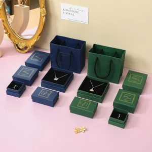 Schmuck-Geschenkbox Mit Goldprägung Papier-Verpackungs-Set Für Ring-Halsketten-Ohrring-Aufbewahrung Kleines Geschenkbox-Etui Mit Schwamm