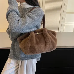 Chic borsa a spalla in peluche marrone da donna, comoda borsa invernale soffice per il lavoro.