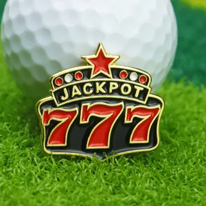 Marqueur de balle de golf en metal design jackpot 777, clip chapeau emaille pour golfeurs.