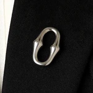 Stainless steel glasses hanging brooch suit lapel sunglasses storage clip fashion accessory