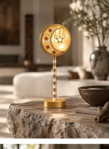 Lampada luce notturna LED mezzaluna stelle dorata decorazione festa illuminazione ambiente.