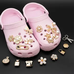 Clog shoes DIY accessories, elegant rhinestone pearl flower shoe charms and metal pendants.