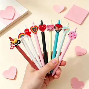 Kleurrijke gelpen set met schattige bedels, gedetailleerd overzicht van studenten briefpapier.