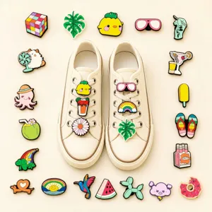Chaussures en toile avec jolis charms de chaussures dessin anime design plat