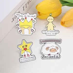 Cartoon genezende Spaanse metalen broche set met schattige kroon ster schaap spelden voor kleding.