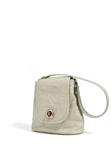 Echte Leder Knautsch Umhängetasche für Damen, elegante Nische Design Handtasche mit Klappe.