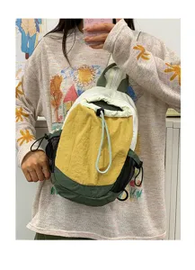 Sac à dos de sport d'extérieur patchwork coloré vue détaillée avec cordon et poches filet