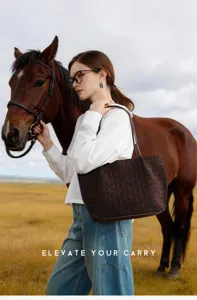 Brown suede woven tote bag for women, large capacity casual shoulder bag and stylish bag.