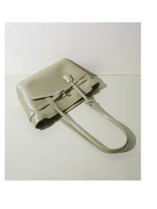 Bolso tote de hombro de cuero genuino para mujer, gran capacidad bolso de mano detalle.