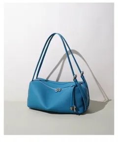 Blaues Leder Schultertasche für Damen, stilvolle Tasche mit Doppelriemen und Reißverschluss.