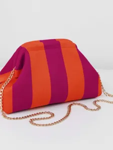 Sac pochette en tricot rayé orange et magenta avec chaîne dorée élégant et chic