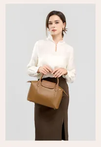Genuine leather handbag for women, large capacity top layer cowhide single shoulder bag.