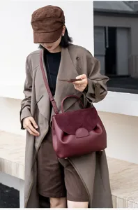 Stylish leather shoulder handbag for women, premium top-layer cowhide commuting tote bag.