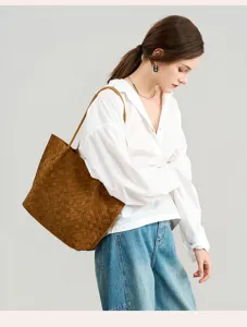 Brown suede woven tote bag for women, large capacity casual shoulder bag for daily use.