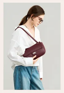Genuine leather shoulder bag for women, stylish underarm commuting chic crossbody bag.