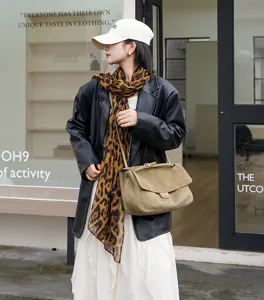 Wildleder Umhängetasche klassischer Stil Achseltasche schicke lässige Tragetasche Lederoptik.