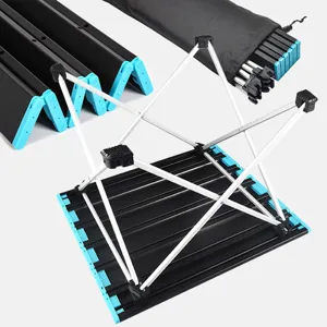 Mesa plegable portátil de aluminio ultraligera perfecta para camping y actividades.