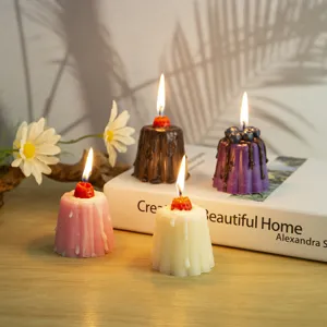 Handmade strawberry pudding scented candle fruit cake candle for indoor home fragrance decoration.