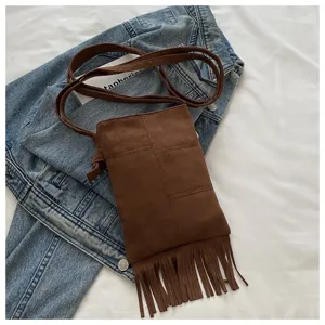 Bolso bandolera de ante marrón con flecos, mini bolso de hombro elegante para mujer uso diario.