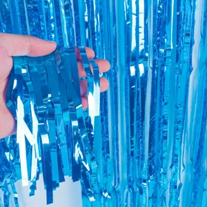 Blaue Lametta Vorhang Detailansicht mit metallischem Glanz, ideal für Party und Hochzeitsdeko.