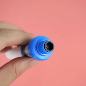 Detaillierte Nahaufnahme des elektrischen Ohrenreinigerersatzteils mit Saugkopf.