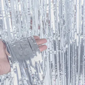 Silberner metallischer Lametta Fransen Vorhang Detail mit glänzender Textur für Party Deko