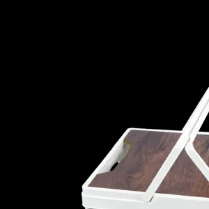 Λεπτομερής άποψη πτυσσόμενου κουτιού αποθήκευσης εξωτερικού χώρου με ξύλινο καπάκι.