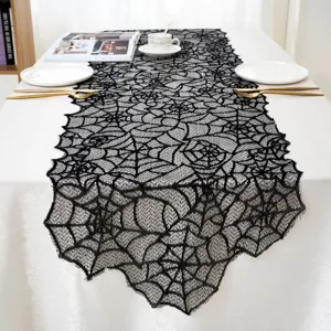Corsia da tavolo in pizzo nero con motivo ragnatela per decorazione festa di Halloween.