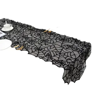 Corsia da tavolo in pizzo nero con ragnatela per feste di Halloween e decorazioni in stile gotico.