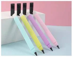Set van eeuwige inktloze potloden met gum en bijpassende doppen, soepel schrijven voor kunst.