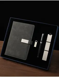 Coffret cadeau d'affaires détail avec carnet de notes de qualité et stylo en métal.