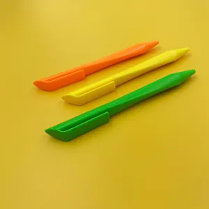 Creative triangle plastic ballpoint pens set, colorful matte promotional gift ballpens.