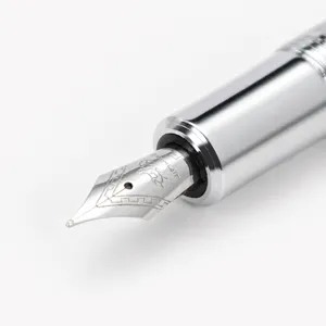 Stylo plume argenté Jinhao série 92 avec plume gravée fine, élégant coffret cadeau d'écriture.