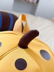 Mochila infantil de diseño de fruta amarilla bonita con lunares, bolso escolar suave para niños.