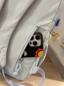 Lässiger minimalistischer Schulrucksack in Hellblau mit Fronttasche und Reißverschluss.
