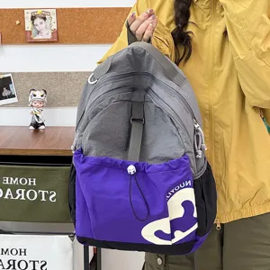 Detailansicht des leichten Outdoor-Wanderrucksacks mit strapazierfähigem Material.