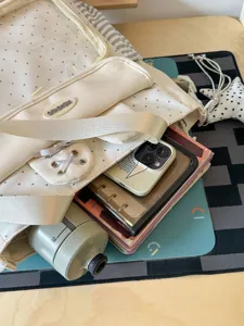 Süße Pünktchen Umhängetasche für Mädchen, stylische Canvas Shopper Tasche mit viel Stauraum.
