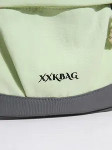 Sac bandoulière de téléphone léger et décontracté, bloc de couleurs vert et gris sport.