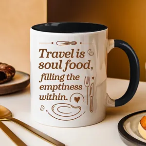 Keramik Kaffeetasse mit inspirierendem Zitat, klassisches Schwarz-Weiß-Design für Büro.