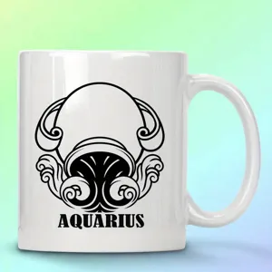 Weisser Keramik Kaffeetasse Detailansicht mit schwarzem Sternzeichen Aquarius Aufdruck Büro Becher.