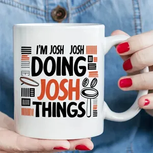 Taza de café de cerámica personalizada para oficina, taza blanca con frase divertida en detalle.