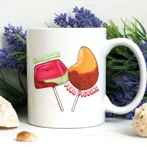 Weißer Keramik-Kaffeebecher mit süßem Popsicle-Druckdesign für Büro und täglichen Gebrauch.